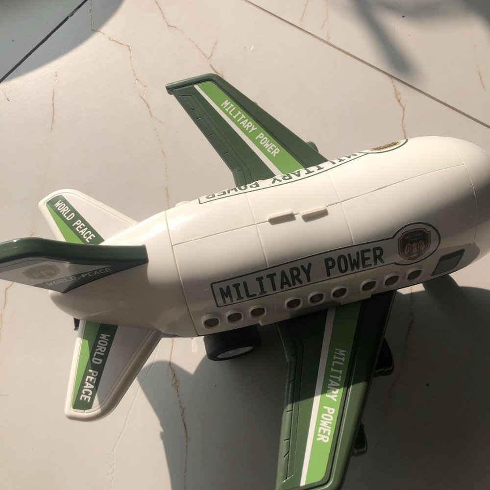 Toy plane